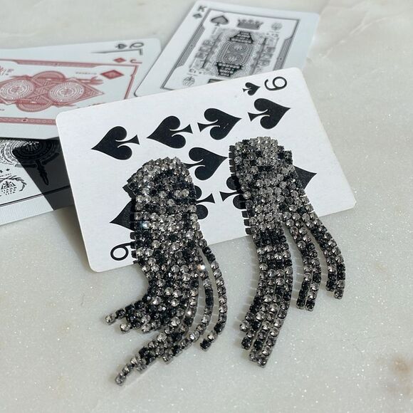 ♥️ Garavani style crystal pendant earrings, clear gunmetal black contrast dangle - Picture 4 of 16